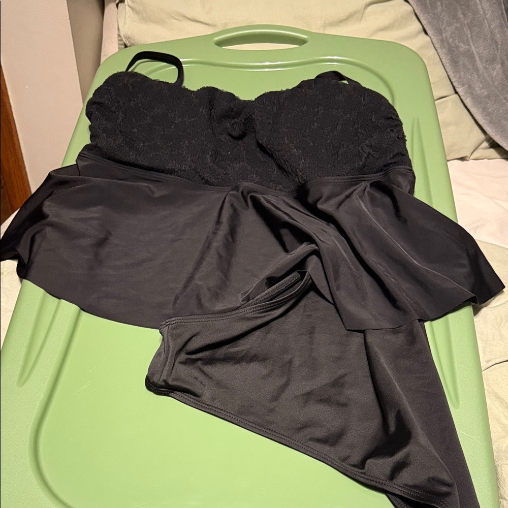 Elegant Black Lace Nightgown